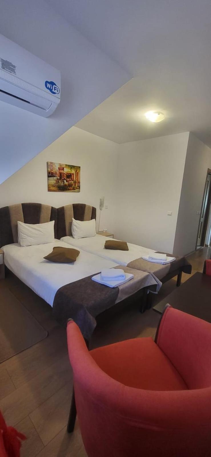 Relax Hotel Greci Ngoại thất bức ảnh